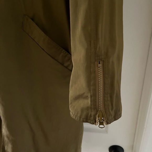 Mycra pac one designer long light jacket. Shiny olive green/gold. - Picture 7 of 10